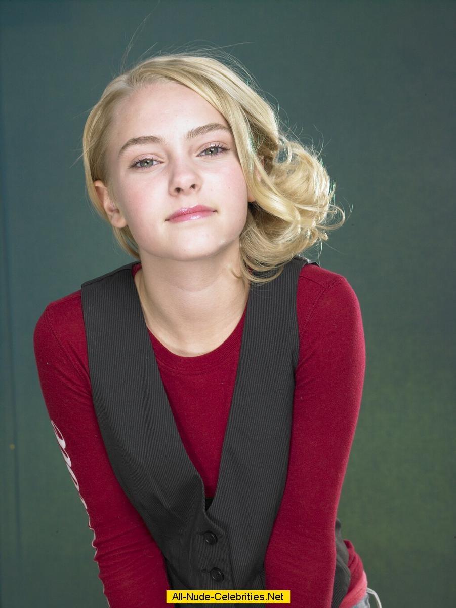 AnnaSophia Robb non nude posing mag scans