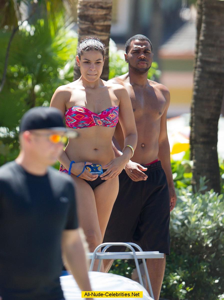 Jordin Sparks cleavage & cameltoe in bikini.